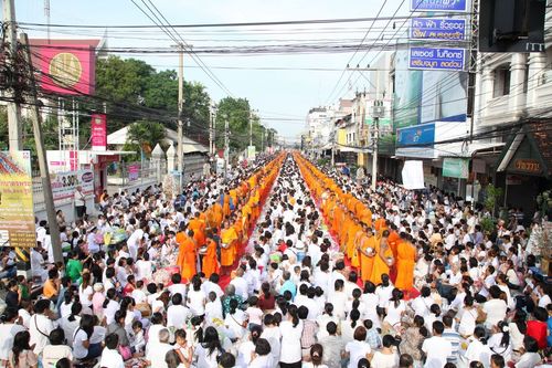 ภาพ No.4428:ตักบาตรนครราชสีมา พระ 22,600 รูป
