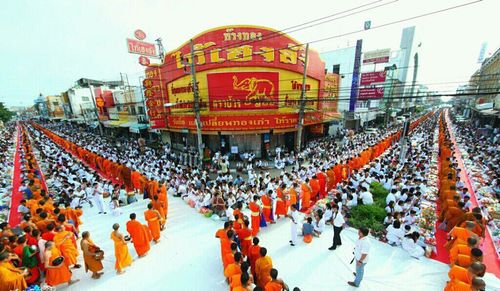 ภาพ No.4414:ตักบาตรนครราชสีมา พระ 22,600 รูป