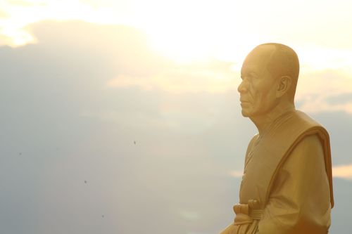 ภาพ No.4487:พิธีตักบาตรพระ 12,800 รูป ณ แผ่นดินเกิด วาระครบรอบ 128 ปี พระมงคลเทพมุนี (สด จนฺทสโร)