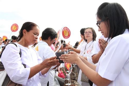 ภาพ No.4511:พิธีปลูกต้นกล้าดอกดาวรวยบรมจักรพรรดิ์ 10 ตุลาคม