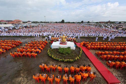 ภาพ No.4521:พิธีปลูกต้นกล้าดอกดาวรวยบรมจักรพรรดิ์ 10 ตุลาคม