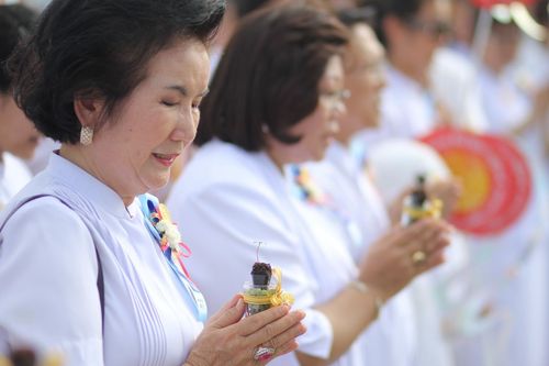 ภาพ No.4560:พิธีปลูกต้นกล้าดอกดาวรวยบรมจักรพรรดิ์ 10 ตุลาคม