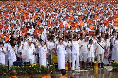 ภาพ No.4566:พิธีปลูกต้นกล้าดอกดาวรวยบรมจักรพรรดิ์ 10 ตุลาคม