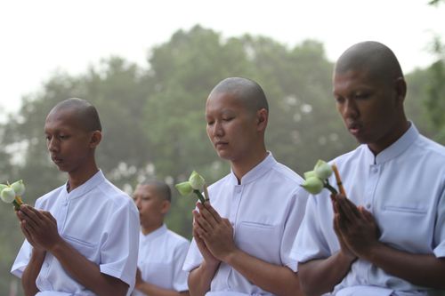 ภาพ No.4606:พิธีบรรพชาธรรมทายาทภาคฤดูฝนรุ่นที่ 1 และยุวชนรอบวัดรุ่นที่ 4