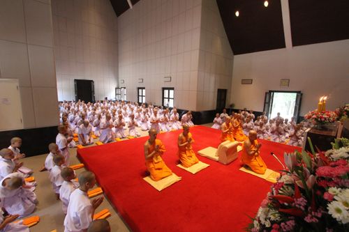ภาพ No.4623:พิธีบรรพชาธรรมทายาทภาคฤดูฝนรุ่นที่ 1 และยุวชนรอบวัดรุ่นที่ 4