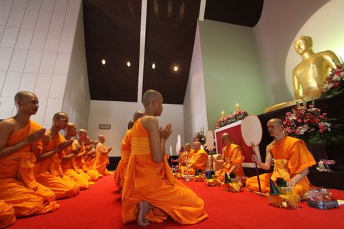 ภาพ No.4629:พิธีบรรพชาธรรมทายาทภาคฤดูฝนรุ่นที่ 1 และยุวชนรอบวัดรุ่นที่ 4