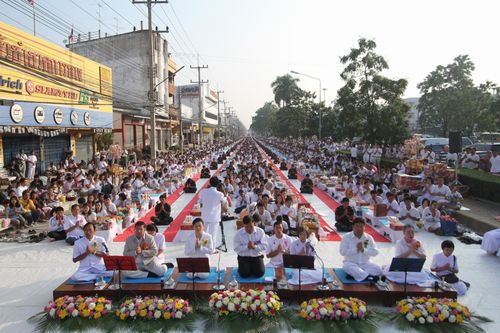 ภาพ No.4634:ตักบาตรปากช่อง พระ 2,600 รูป