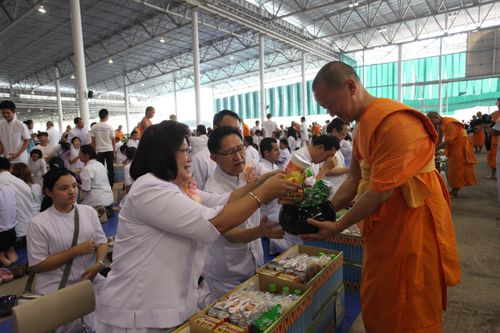 ภาพ No.4698:มหากฐินสามัคคี 2555 ณ วัดพระธรรมกาย