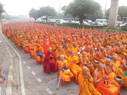 ภาพ No.4878:ตักบาตรมีนบุรี พระ 11,000 รูป