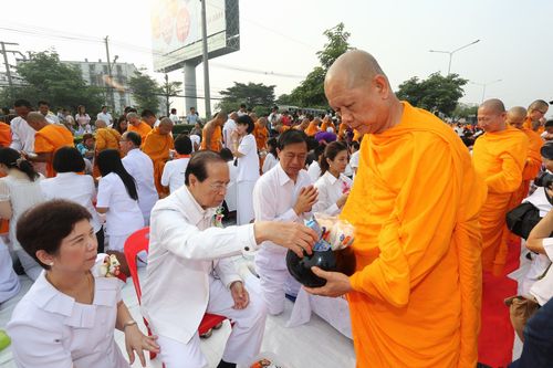 ภาพ No.4885:ตักบาตรมีนบุรี พระ 11,000 รูป