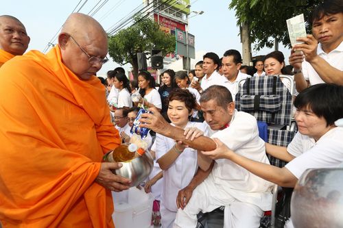 ภาพ No.4886:ตักบาตรมีนบุรี พระ 11,000 รูป