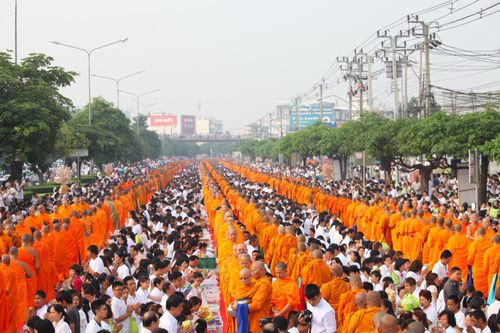 ภาพ No.4888:ตักบาตรมีนบุรี พระ 11,000 รูป