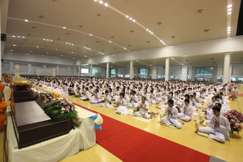 ภาพ No.5339:พิธีทำบุญอายุวัฒนมงคล 6 รอบ 72 ปี พระภาวนาวิริยคุณ (เผด็จ ทตฺตชีโว)