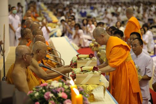 ภาพ No.5348:พิธีทำบุญอายุวัฒนมงคล 6 รอบ 72 ปี พระภาวนาวิริยคุณ (เผด็จ ทตฺตชีโว)