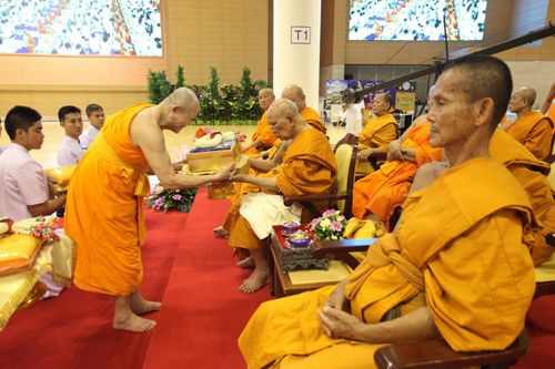 ภาพ No.5360:พิธีทำบุญอายุวัฒนมงคล 6 รอบ 72 ปี พระภาวนาวิริยคุณ (เผด็จ ทตฺตชีโว)