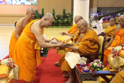 ภาพ No.5362:พิธีทำบุญอายุวัฒนมงคล 6 รอบ 72 ปี พระภาวนาวิริยคุณ (เผด็จ ทตฺตชีโว)