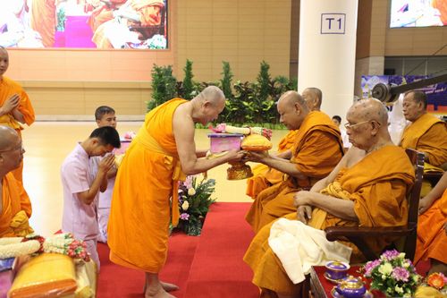 ภาพ No.5364:พิธีทำบุญอายุวัฒนมงคล 6 รอบ 72 ปี พระภาวนาวิริยคุณ (เผด็จ ทตฺตชีโว)