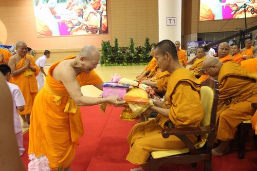 ภาพ No.5371:พิธีทำบุญอายุวัฒนมงคล 6 รอบ 72 ปี พระภาวนาวิริยคุณ (เผด็จ ทตฺตชีโว)