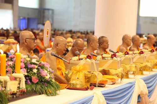 ภาพ No.5375:พิธีทำบุญอายุวัฒนมงคล 6 รอบ 72 ปี พระภาวนาวิริยคุณ (เผด็จ ทตฺตชีโว)