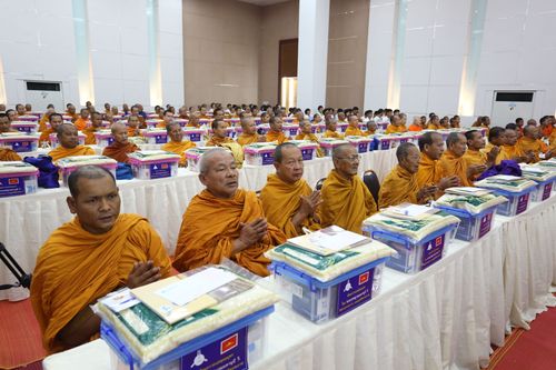 ภาพ No.8108:พิธีถวายสังฆทานแด่คณะสงฆ์ 323 วัด ใน 4 จังหวัดภาคใต้ ครั้งที่ 88