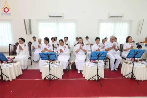 ภาพ No.290309:วันอังคารที่ 6 มกราคม พ.ศ. 2569 พิธีเจริญพุทธมนต์ ปฏิบัติธรรม มอบทุนการศึกษา ถวายสังฆทาน 142 วัด ณ ศูนย์ปฏิบัติธรรมพระมงคลเทพมุนี อ.สองพี่น้อง จ.สุพรรณบุรี