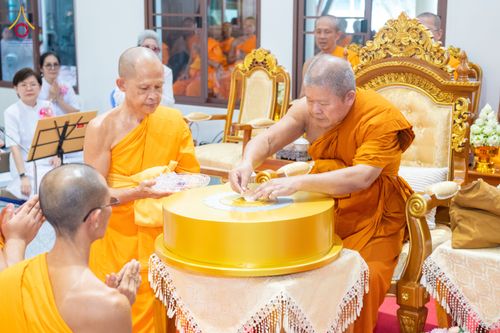ภาพ No.336281:วันจันทร์ที่ 22 มิถุนายน พ.ศ.2569 พิธีอัญเชิญพระธรรมกาย และบรรจุพระบรมสารีริกธาตุ  ภายในเกศดอกบัวตูม องค์พระประธาน ณ อาคารสมปรารถนา วัดกลางธนรินทร์ ต.บ้านแป้ง อ.พรหมบุรี จ.สิงห์บุรี