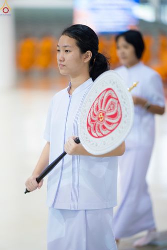 ภาพ No.339071:วันอาทิตย์ที่ 12 กรกฎาคม พ.ศ.2569 พิธีมุทิตาผู้สอบได้เปรียญธรรม ประโยค 1-2 ถึง ป.ธ.9 และ บ.ศ.1-2 ถึง บ.ศ.6 สำนักศาสนศึกษาวัดพระธรรมกาย ประจำปี 2569, พิธีมอบตราตั้งแต่งตั้งอาจารย์ใหญ่ สำนักศาสนศึกษาวัดพระธรรมกาย