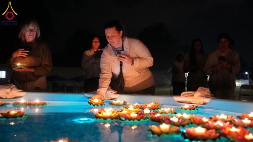 ภาพ No.326124:วันเสาร์ที่ 25 เมษายน พ.ศ.2569 จัดงาน CANDLELIGHT MEDITATION & VIGIL ณ วัดพระธรรมกายเทนเนสซี ประเทศสหรัฐอเมริกา