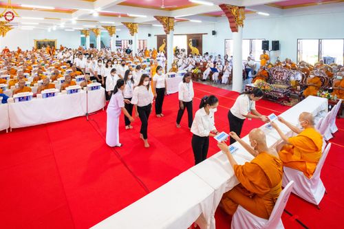 พิธีถวายสังฆทาน 323 วัด 4 จังหวัดชายแดนภาคใต้ ปีที่ 19 ครั้งที่ 163 พิธีมอบกองทุนหนุนแรงใจช่วยครูใต้ ปีที่ 16 ครั้งที่ 128  และพิธีทำบุญอุทิศส่วนกุศลให้ผู้วายชนม์ ในวันเสาร์ที่ 8 กรกฎาคม พ.ศ. 2566 ณ หอประชุม อาคารพระสุทธิสมณวัตรานุสรณ์   วัดมุจลินทวาปีวิ