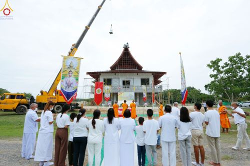 ภาพ No.83301:พิธีถวายสังฆทานคณะสงฆ์ 85 รูป  และพิธีทอดผ้าป่ายกช่อฟ้าดวงแก้ว มหาวิหารหลวงปู่  วันอาทิตย์ที่ 18 มิถุนายน 2566 ณ ศูนย์ปฏิบัติธรรมภาคใต้ อ.บางกล่ำ จ.สงขลา