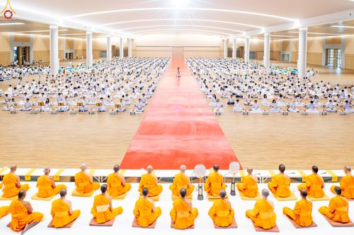 ภาพ No.280570:วันที่ 28 ธันวาคม พ.ศ.2568 พิธีถวายอุปกรณ์ทำความสะอาด ณ ห้องแก้วสารพัดนึก วัดพระธรรมกาย