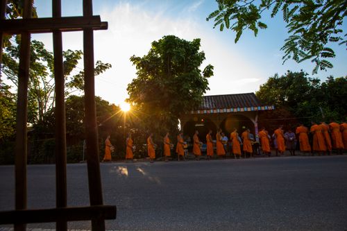 ภาพ No.2098:บิณฑบาต