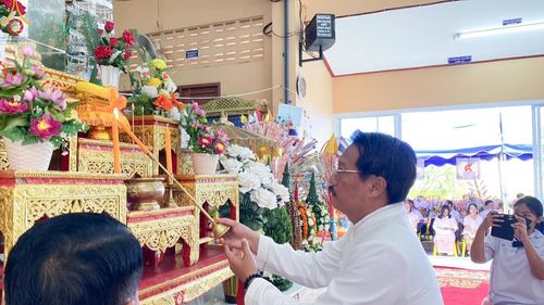 ภาพ No.171638:พิธีทอดกฐิน ณ วัดหัวฝาย จ.ลำปาง กฐินสัมฤทธิ์เด็กดี V-Star  โรงเรียนวัดหลวงวิทยา จ.ลำปาง สืบทอดวิถีวัฒนธรรมไทลื้อ ในโครงการทอดกฐินสามัคคีทั่วไทย 30,000 วัด บูชาธรรม 80 ปี หลวงพ่อธัมมชโย โดยคณะศิษยานุศิษย์วัดพระธรรมกาย วันที่ 20 ตุลาคม พ.ศ.2567