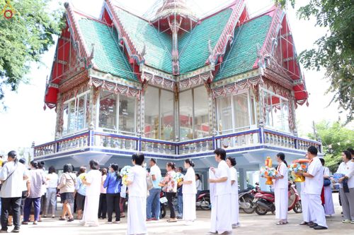 ภาพ No.254018:วันที่ 12 ตุลาคม พ.ศ. 2568 พิธีทอดกฐินสามัคคีทั่วไทย 30,000 วัด โดยคณะศิษยานุศิษย์ บูชาธรรม 81 ปี หลวงพ่อธัมมชโย ณ วัดคลองเกษม(หลวงพ่อลา) อ.หันคา จ.ชัยนาท