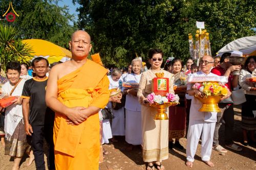 ภาพ No.175405:พิธีทอดกฐินกฐิน วัดสีชมพูวนาราม นครเวียงจันทร์ สปป.ลาว บูชาธรรม 80 ปี หลวงพ่อธัมมชโย โดยคณะศิษยานุศิษย์วัดพระธรรมกาย วันที่ 11 พฤศจิกายน พ.ศ. 2567