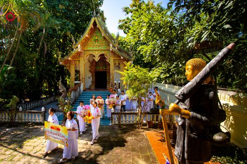 ภาพ No.170957:พิธีทอดกฐิน ณ วัดป่าลาน จ.ลำพูน ในโครงการกฐินสามัคคีทั่วไทย 30,000 วัด บูชาธรรม 80 ปี หลวงพ่อธัมมชโย โดยคณะศิษยานุศิษย์วัดพระธรรมกาย วันที่ 20 ตุลาคม พ.ศ. 2567