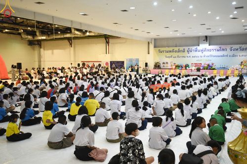 ภาพ No.102290:วันรวมพลังเด็กดี ผู้นำฟื้นฟูศีลธรรมโลก จังหวัดสระบุรี ณ ห้างทวีกิจคอมเพล็กซ์  อ.เมือง จ.สระบุรี วันพุธที่ 13 ธันวาคม พ.ศ. 2566