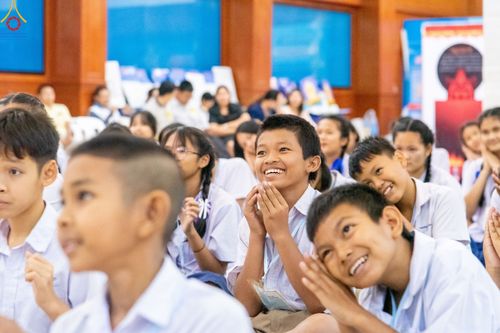 ภาพ No.106577:วันรวมพลังเด็กดี V-star ผู้นำฟื้นฟูศีลธรรมโลก จังหวัดสมุทรสาคร วันพฤหัสบดีที่ 28 ธันวาคม พ.ศ. 2566 ณ โรงเรียนสมุทรสาครวิทยาลัย อำเภอเมือง จังหวัดสมุทรสาคร