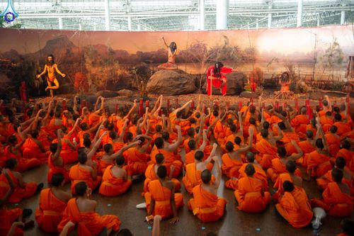 ภาพ No.80620:สามเณรชมนิทรรศการ และสื่อนวัตกรรมพระพุทธศาสนาภาพยนต์ 3 มิติ-จักรวาลนฤมิต ในโครงการบรรพชาสามเณร ฟื้นฟูพระพุทธศาสนาทั่วไทย ประจำปี 2566 ณ วัดพระธรรมกาย จ.ปทุมธานี