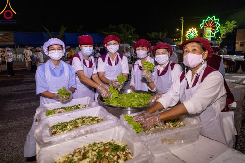 ภาพ No.112936:พิธีถวายภัตตาหารเป็นสังฆทาน แด่คณะพระธรรมยาตรา ปีที่ 12 วันที่ 16 มกราคม พ.ศ. 2567 ณ วัดโบสถ์(บน) บางคูเวียง จ.นนทบุรี