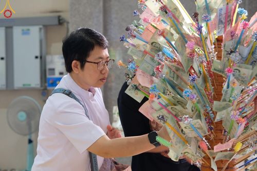 ภาพ No.166673:พิธีทอดกฐิน ณ วัดด่าน กรุงเทพมหานคร ในโครงการกฐินสามัคคีทั่วไทย 30,000 วัด บูชาธรรม 80 ปี หลวงพ่อธัมมชโย โดยคณะศิษยานุศิษย์วัดพระธรรมกาย วันที่ 23 ตุลาคม พ.ศ. 2567