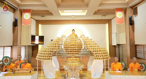 ภาพ No.213393:วันอาทิตย์ที่ 16 มีนาคม พ.ศ. 2568 พิธีบุพเปตพลี, ถวายภัตตาหาร, ปล่อยปลา วัดพระธรรมกายคานากาว่า ประเทศญี่ปุ่น