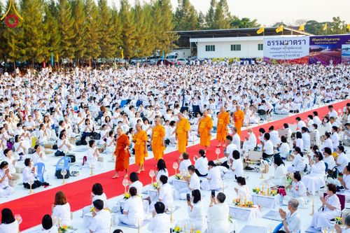 ภาพ No.109533:พิธีจุดประทีปถวายเป็นพุทธบูชา และบูชาธรรมมหาปูชนียาจารย์ วันที่ 10 มกราคม พ.ศ. 2567 ณ อนุสรณ์สถานคลองบางนางแท่น อ.สามพราน จ.นครปฐม
