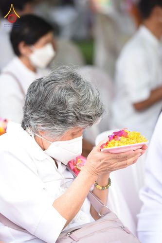 ภาพ No.76462:พิธีกลั่นแผ่นดิน โปรยดอกไม้ ขนทรายเข้าศูนย์ เพื่อสร้างอาคารปฏิบัติธรรม 80 ปี หลวงพ่อธัมมชโย  ณ ศูนย์ปฏิบัติธรรมวิหารแดง ตำบลเจริญธรรม อำเภอวิหารแดง จ.สระบุรี วันอาทิตย์ที่ 19 กุมภาพันธ์ พ.ศ. 2566