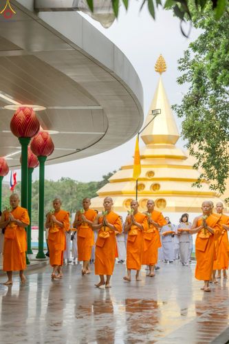 ภาพ No.227321:วันเสาร์ที่ 31 พฤษภาคม พ.ศ. 2568 พิธีเวียนประทักษิณรอบพระอุโบสถ ในพิธีอุปสมบท สามเณรเตรียม DCI รุ่นที่ 22 ณ อุโบสถพระไตรปิฎก วัดพระธรรมกาย