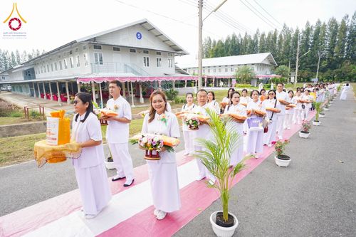 ภาพ No.174242:พิธีทอดกฐินกตัญญูบูชาธรรม ณ พระมหาเจดียทัตตชีโว ศูนย์อบรมเยาวชนกาญจนบุรี ในโครงการกฐินสามัคคีทั่วไทย 30,000 วัด บูชาธรรม 80 ปี หลวงพ่อธัมมชโย โดยคณะศิษยานุศิษย์วัดพระธรรมกาย วันที่ 9 พฤศจิกายน พ.ศ. 2567