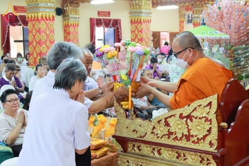 ภาพ No.178630:พิธีทอดกฐิน ณ วัดบางยี่ขัน แขวงบางยี่ขัน เขตบางพลัด กรุงเทพฯ ในโครงการกฐินสามัคคีทั่วไทย 30,000 วัด บูชาธรรม 80 ปี หลวงพ่อธัมมชโย โดยคณะศิษยานุศิษย์วัดพระธรรมกาย วันที่ 2 พฤศจิกายน พ.ศ. 2567