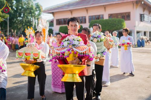 ภาพ No.178459:พิธีทอดกฐิน ณ วัดคลองราษฎ์เจริญ ต.ห้วยยั้ง อ.พรานกระต่าย จ.กำแพงเพชร ในโครงการทอดกฐินสามัคคีทั่วไทย 30,000 วัด บูชาธรรม 80 ปี หลวงพ่อธัมมชโย โดยคณะศิษยานุศิษย์วัดพระธรรมกาย วันที่ 14 พฤศจิกายน พ.ศ. 2567