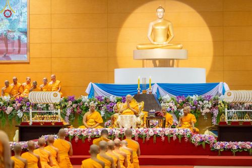 ภาพ No.147012:พิธีมุทิตาสักการะพระภิกษุ ผู้สอบได้เปรียญธรรม 9 ประโยคระดับโลกปีที่ 36, พิธีมอบโล่เกียรติยศและทุนการศึกษา สำนักเรียนบาลีดีเด่นทั่วประเทศ, พิธีถวายมหาสังฆทานคณะสงฆ์ 2,000 กว่าวัด ทั่วประเทศ ปีที่ 24, พิธีถวายไทยธรรมคณะสงฆ์ 323 วัด 4 จังหวัดชายแดนภาคใต้