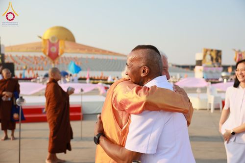 ภาพ No.207675:พิธีเวียนประทักษิณและจุดมาฆประทีป ในวันมาฆบูชา วันพุธที่ 12 กุมภาพันธ์ พ.ศ. 2568 ณ พระมหาธรรมกายเจดีย์ วัดพระธรรมกาย